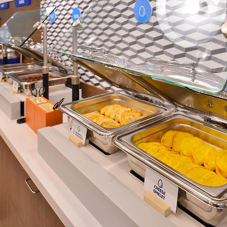 홀리데이 인 익스프레스 앤 스위트 반 사우스웨스트 호텔 보간 외부 사진